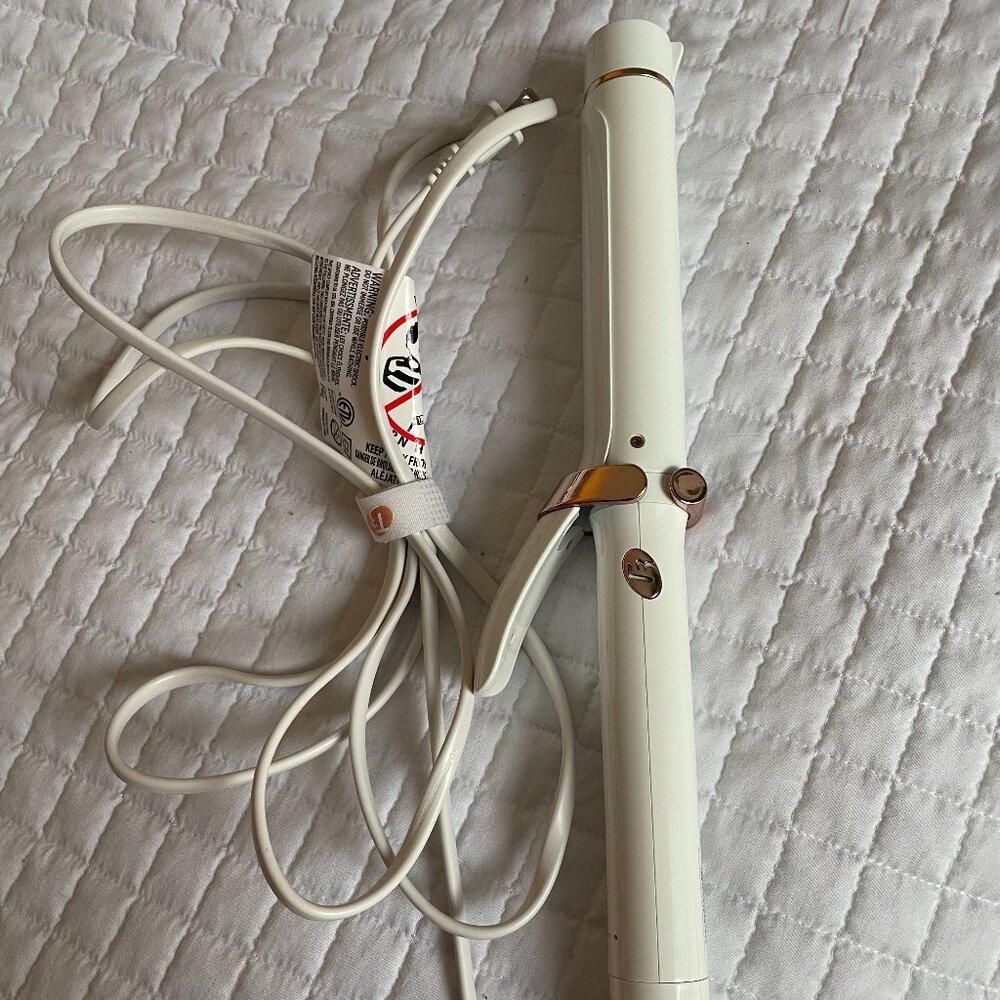 T3 SinglePass Curl 1.25” Professional Ceramic Curling Iron